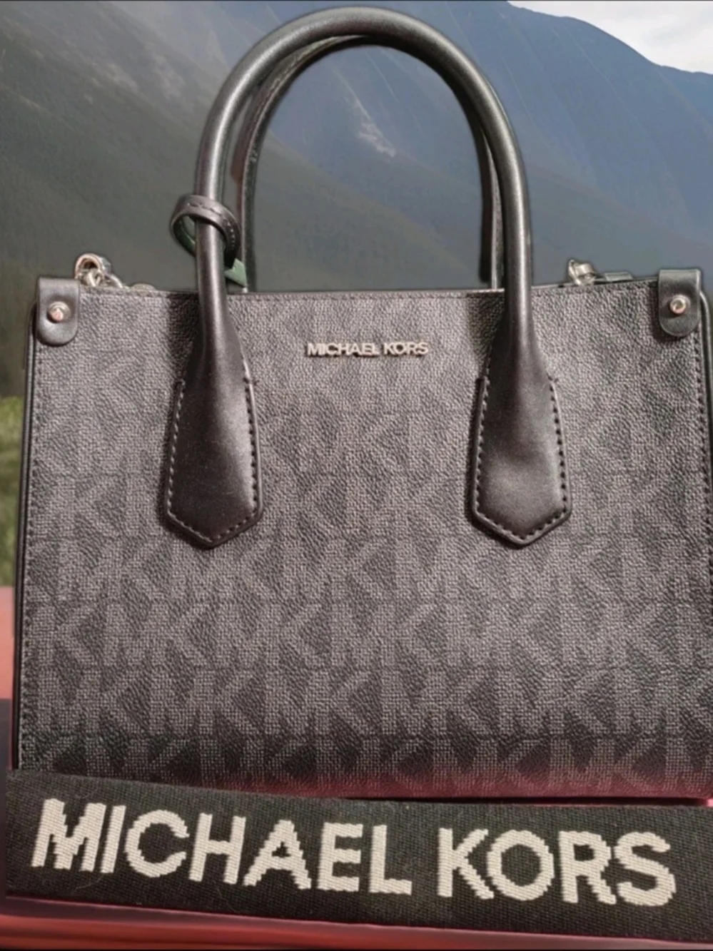 MICHAEL KORS Black Signature Logo Tote Bag with Branded Strap